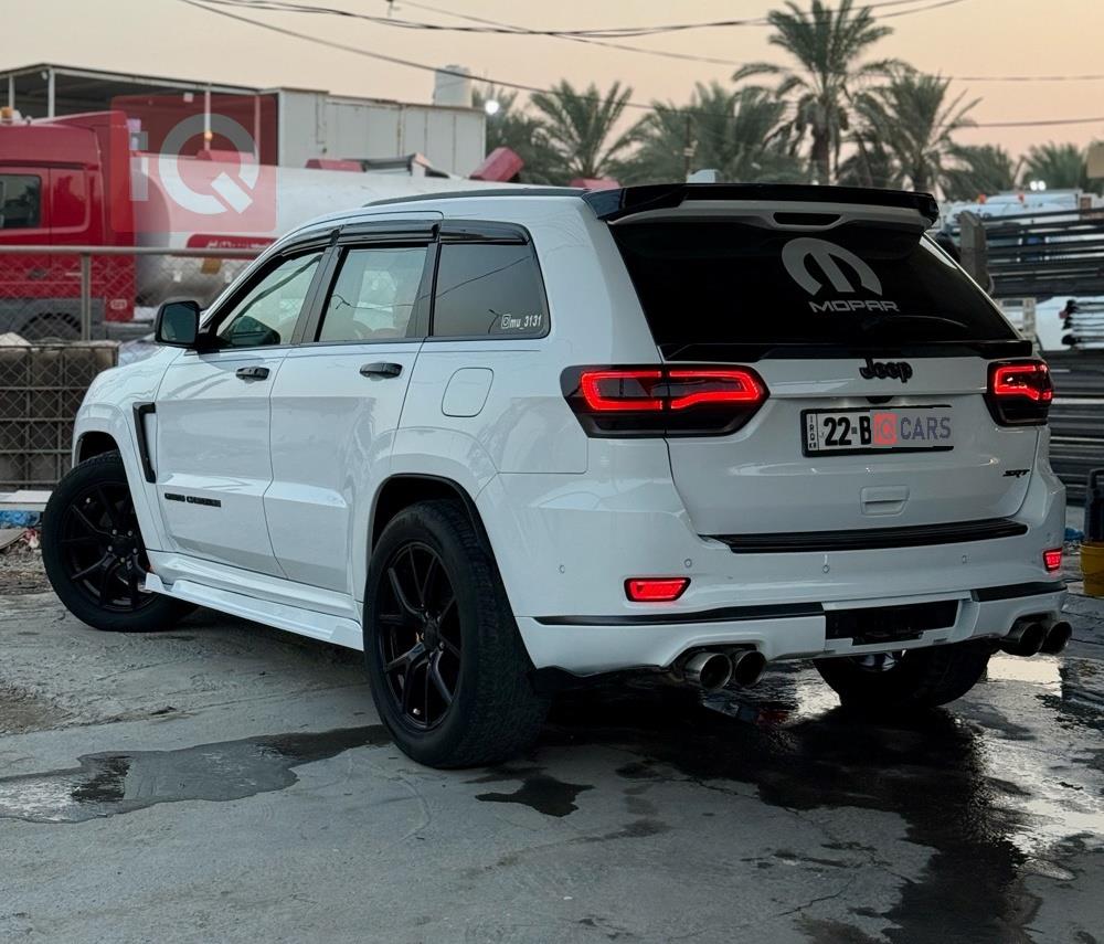 جیپ گراند شیرۆکی